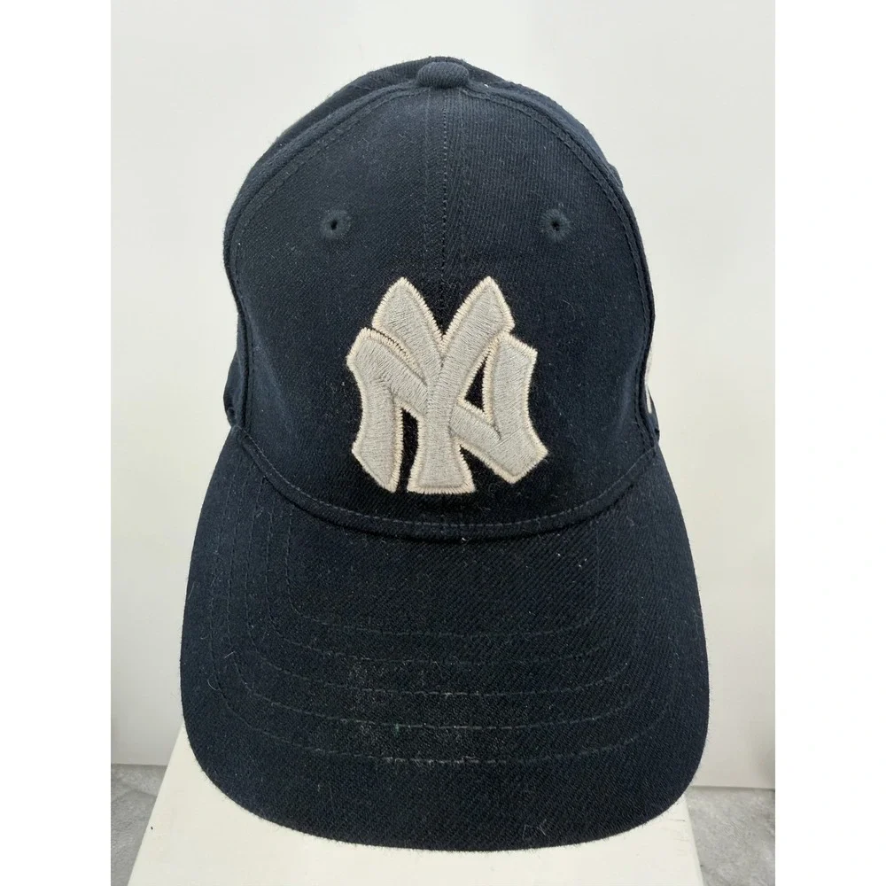 VTG New York Yankees Lot Mens 2XL Jersey Hoodie 4 Hats MLB Baseball Mixed Brands